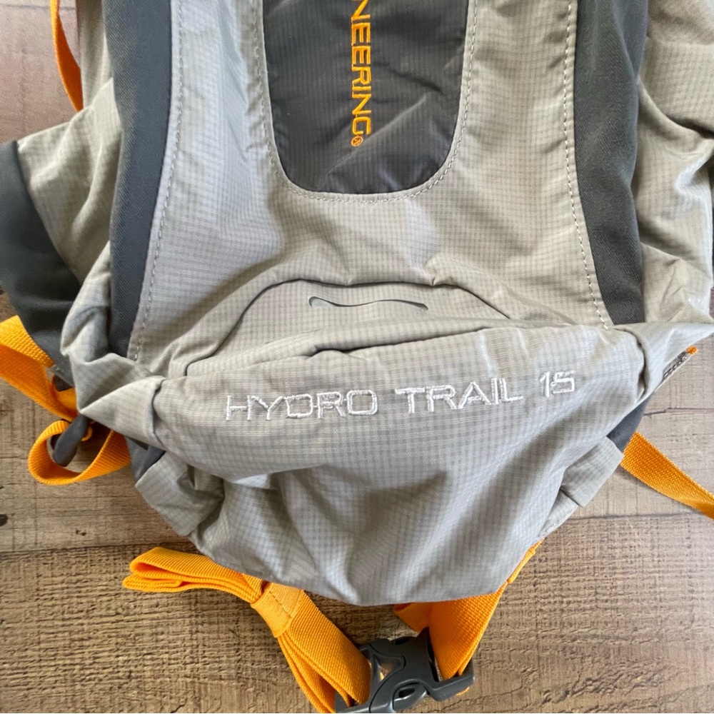 ALPS Mountaineering Hydro Trail 15 3L Hydration Reservoir Backpack NEW with Tags - Picture 3 of 8